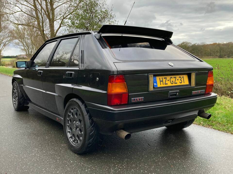 Image 6/8 of Lancia Delta 1.6 HF (1988)
