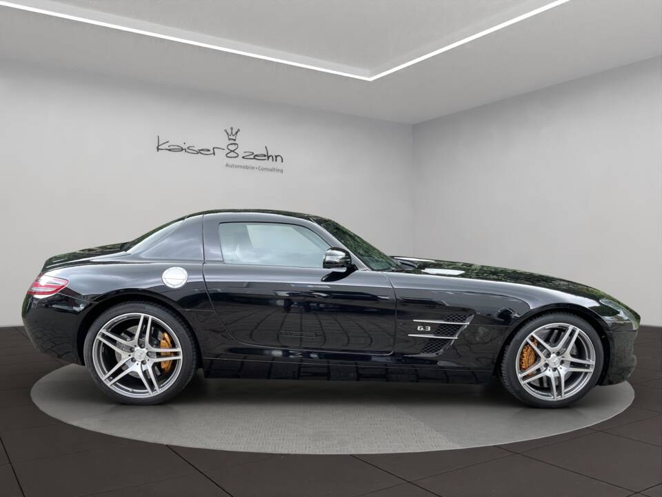 Image 5/16 of Mercedes-Benz SLS AMG (2011)