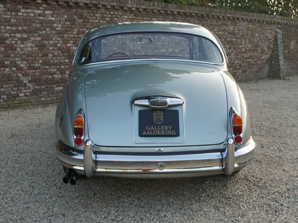 Bild 6/50 von Jaguar Mk II 3.4 (1964)