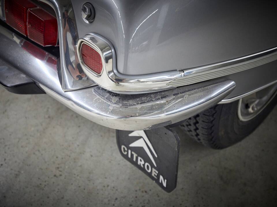 Image 25/92 of Citroën DS 23 Pallas (1975)