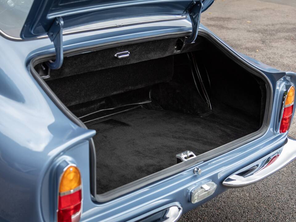 Imagen 40/43 de Aston Martin DB 6 Vantage (1967)