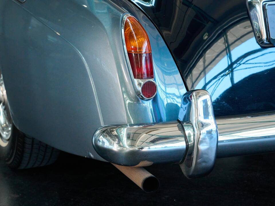 Image 16/50 of Bentley S 3 (1964)