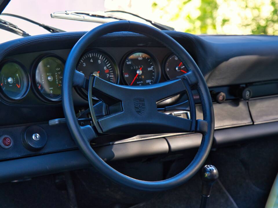 Image 48/76 of Porsche 911 2.4 T (1973)