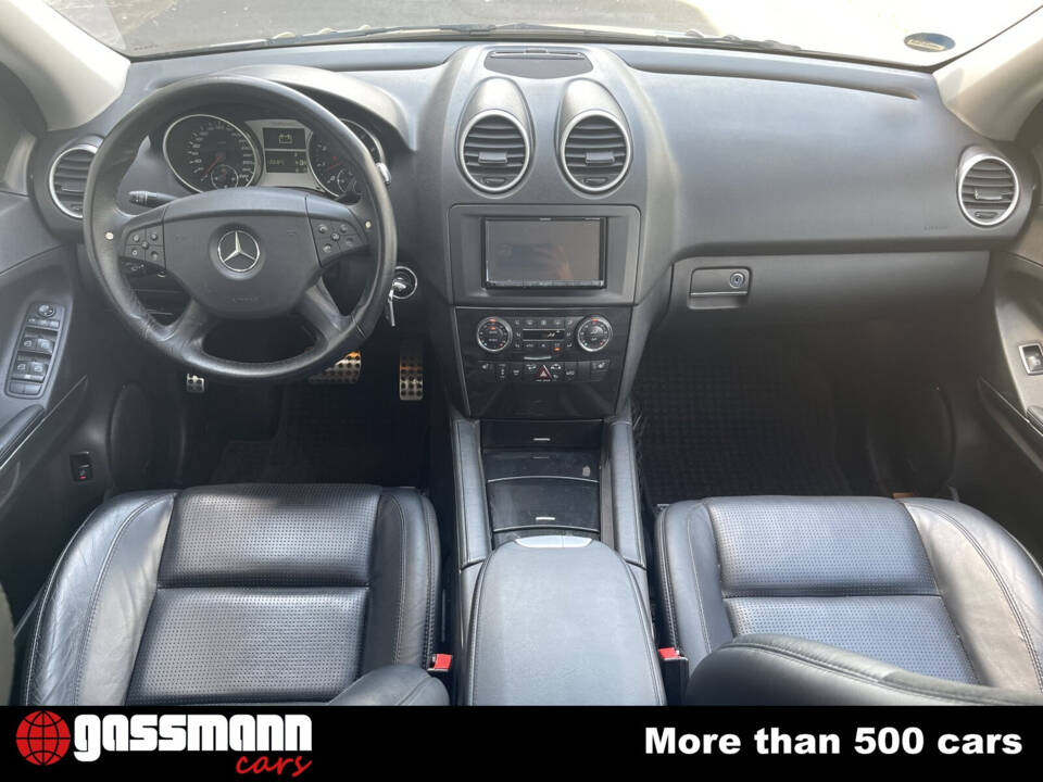 Bild 15/15 von Mercedes-Benz ML 63 AMG (2006)
