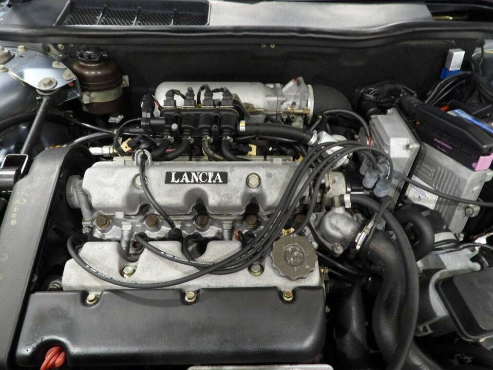 Bild 7/10 von Lancia Thema I.E. Turbo 16V (1989)