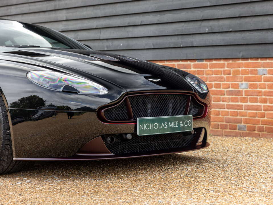 Immagine 11/69 di Aston Martin V12 Vantage S (2017)