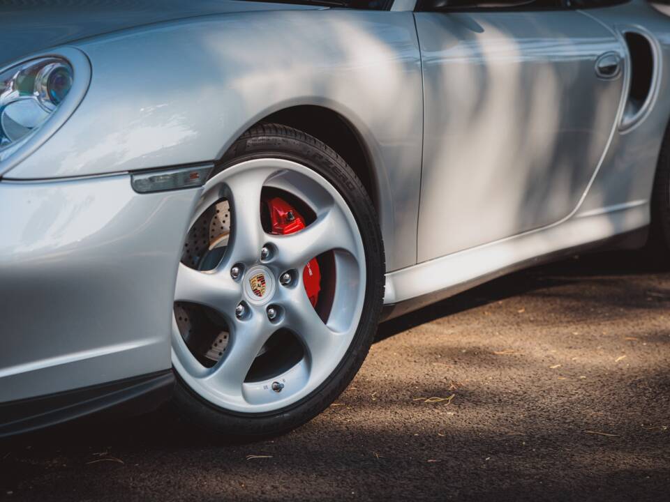 Obraz 19/38 pojazdu Porsche 911 Turbo (2001)