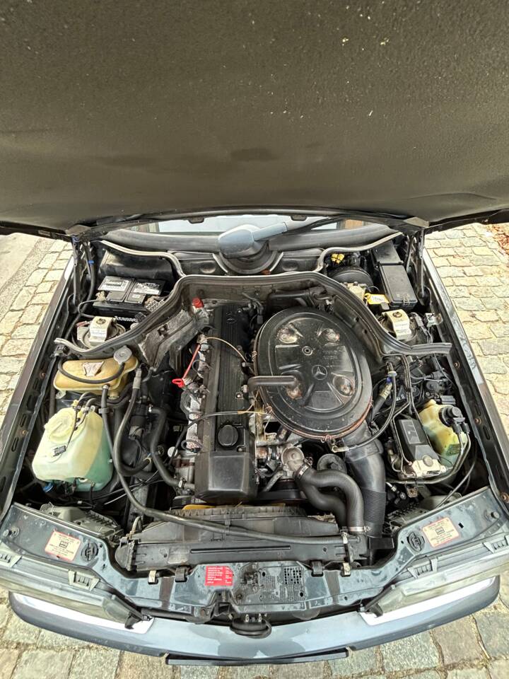 Image 12/21 of Mercedes-Benz 300 TE 4-Matic (1992)