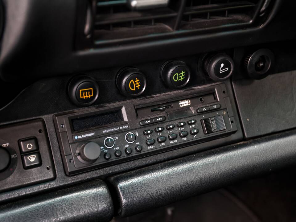 Bild 26/41 von Porsche 911 Carrera 2 (1990)