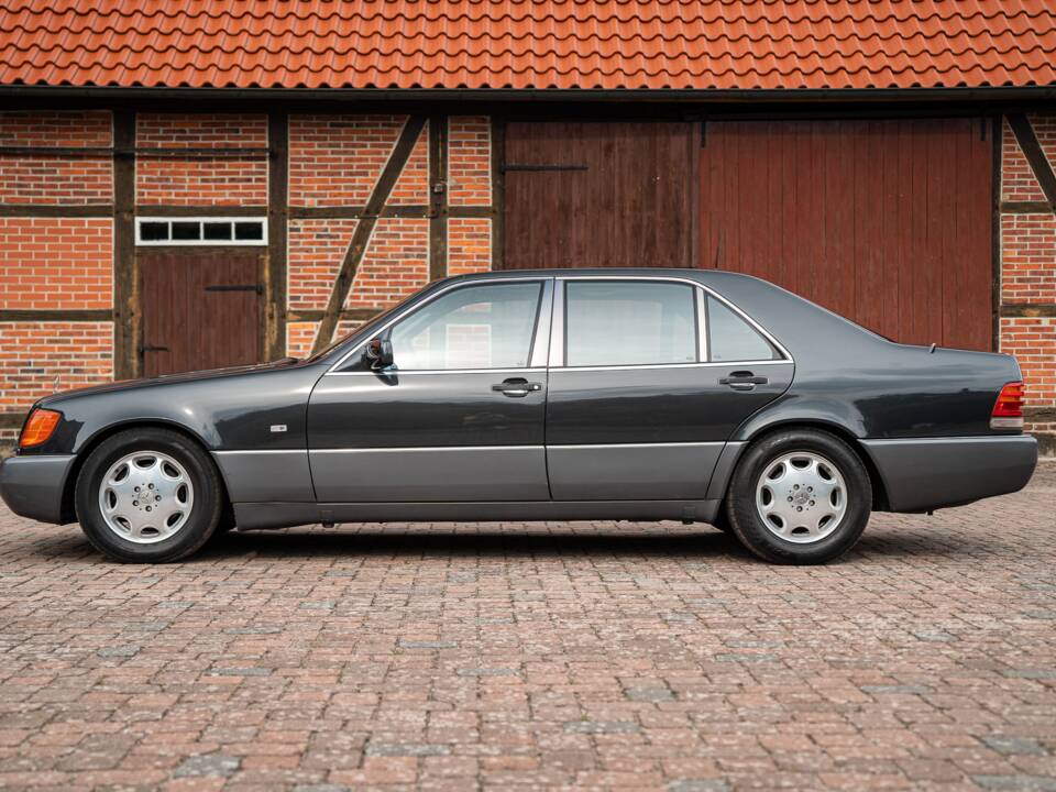 Image 10/54 of Mercedes-Benz 500 SEL (1992)
