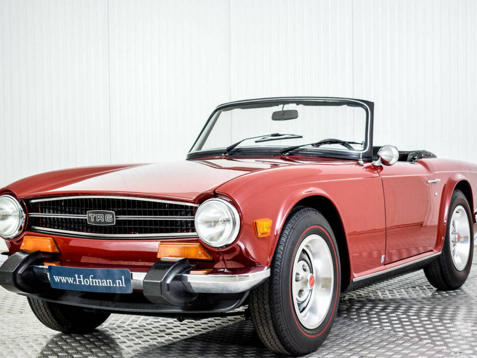 Image 13/50 de Triumph TR 6 (1974)