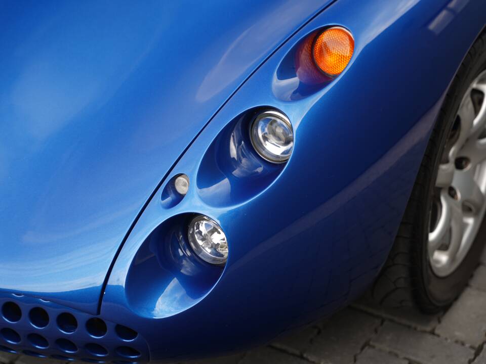 Image 36/50 of TVR Tuscan S (2000)