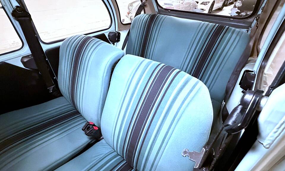 Image 33/38 of Citroën 2 CV 6 (1982)