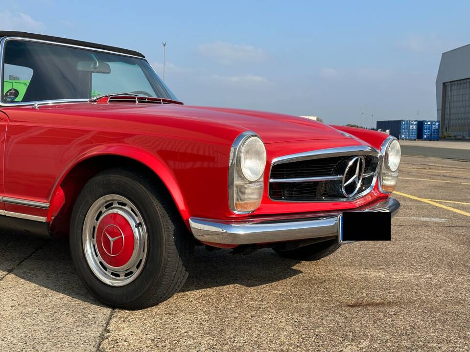 Image 5/54 de Mercedes-Benz 280 SL (1968)