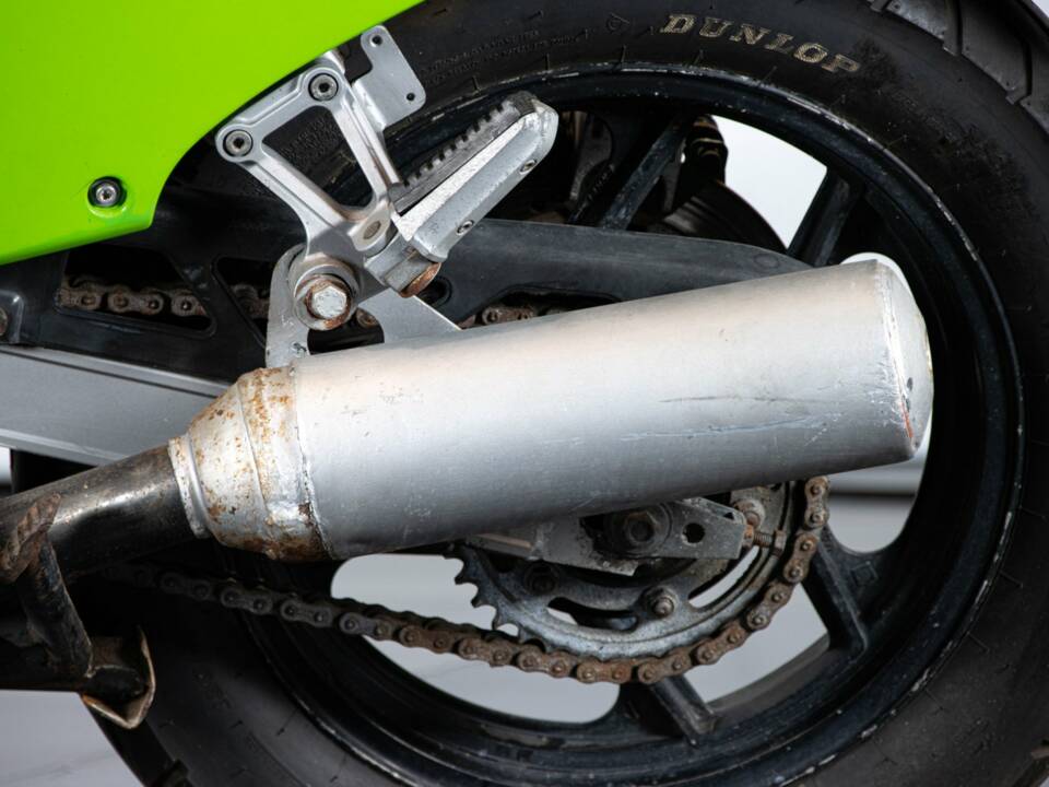 Image 18/36 of Kawasaki GPZ 600 R (1985)