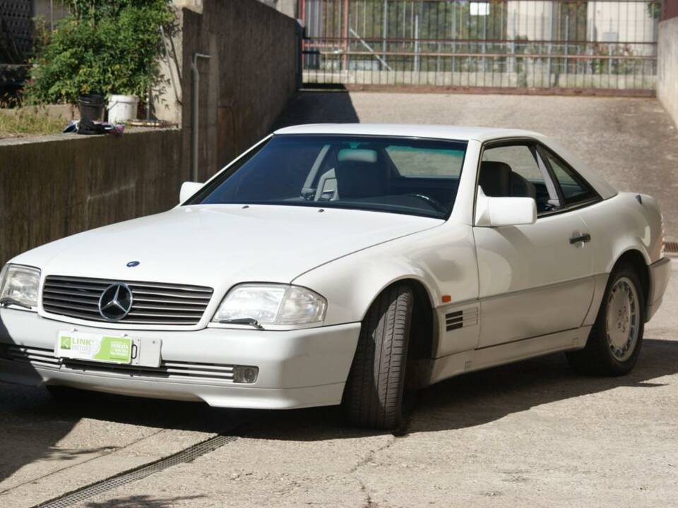 Image 48/50 of Mercedes-Benz 300 SL-24 (1989)