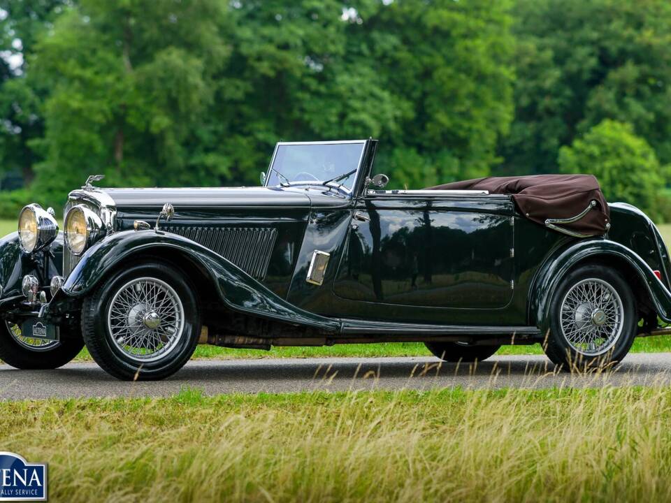 Image 8/50 of Bentley 3 1&#x2F;2 Liter Park Ward DHC (1934)