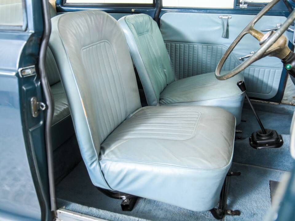 Image 20/50 of Morris Minor 1000 (1967)