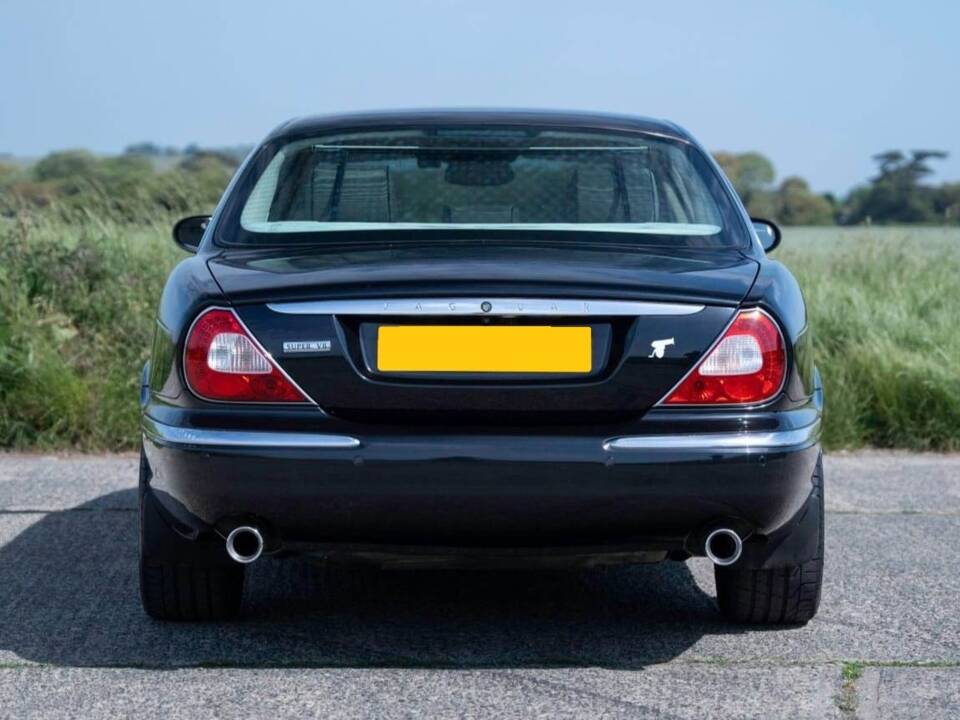 Bild 6/9 von Jaguar XJR Super V8 (2004)