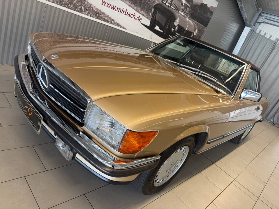 Image 2/18 of Mercedes-Benz 560 SL (1986)