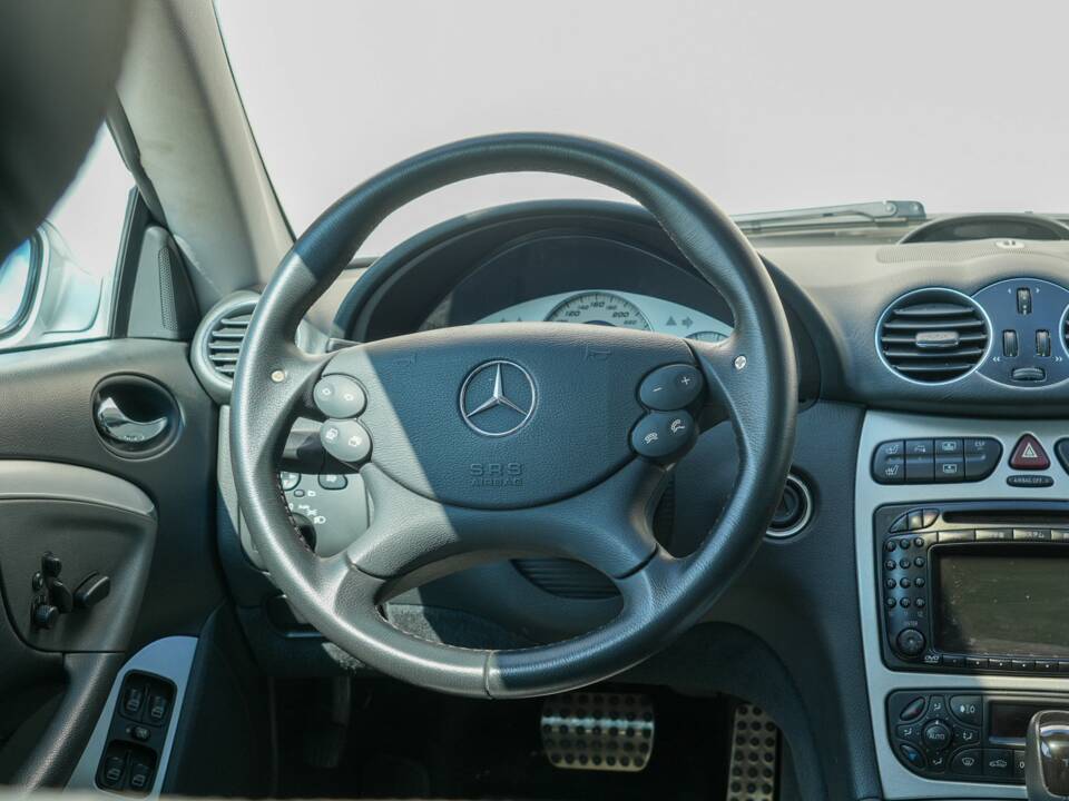 Bild 23/35 von Mercedes-Benz CLK 55 AMG (2003)
