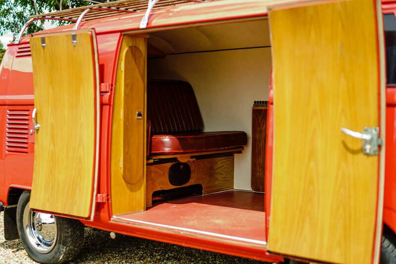 Image 11/50 of Volkswagen T1 panel van (1963)