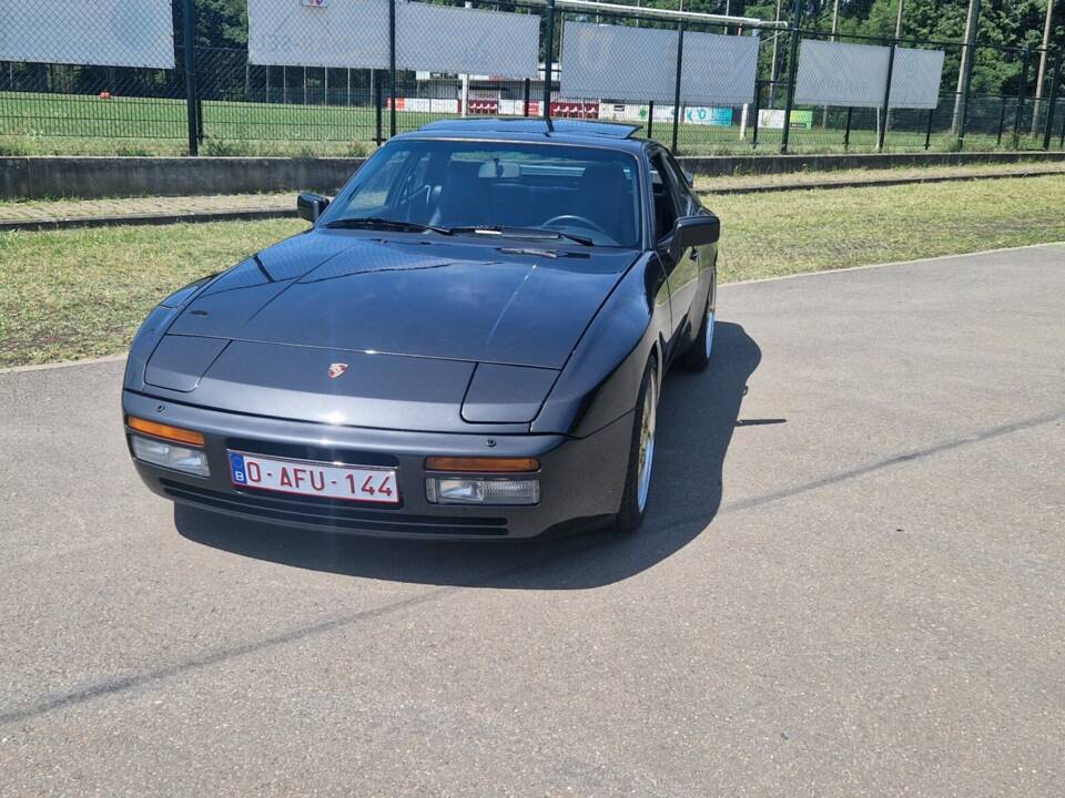 Bild 7/8 von Porsche 944 Turbo (1986)