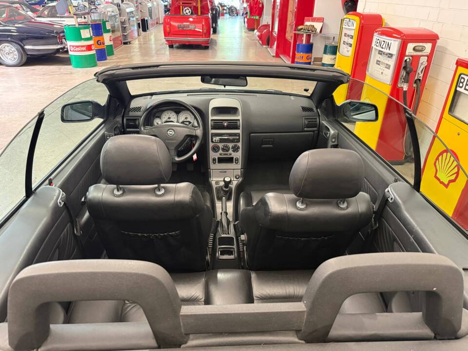 Bild 20/21 von Opel Astra 1.8 "90 Jahre Bertone" (2001)