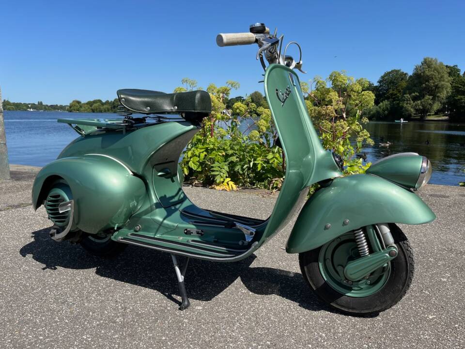 Immagine 1/32 di Piaggio Vespa 125 (1951)