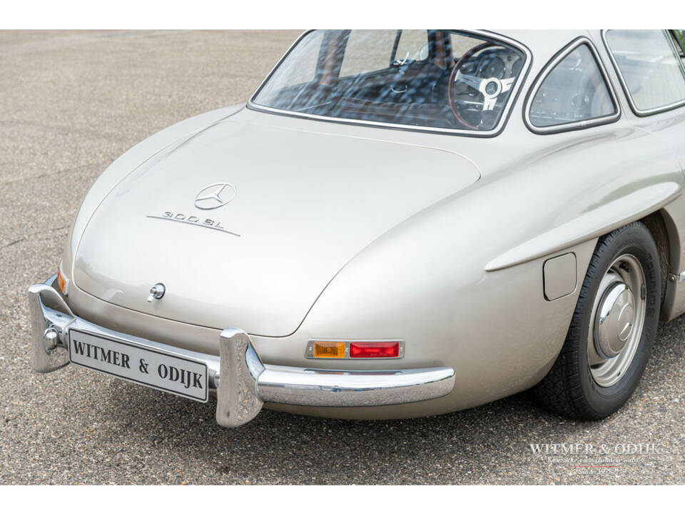 Image 23/45 de Mercedes-Benz 300 SL &quot;Flügeltürer&quot; (1989)