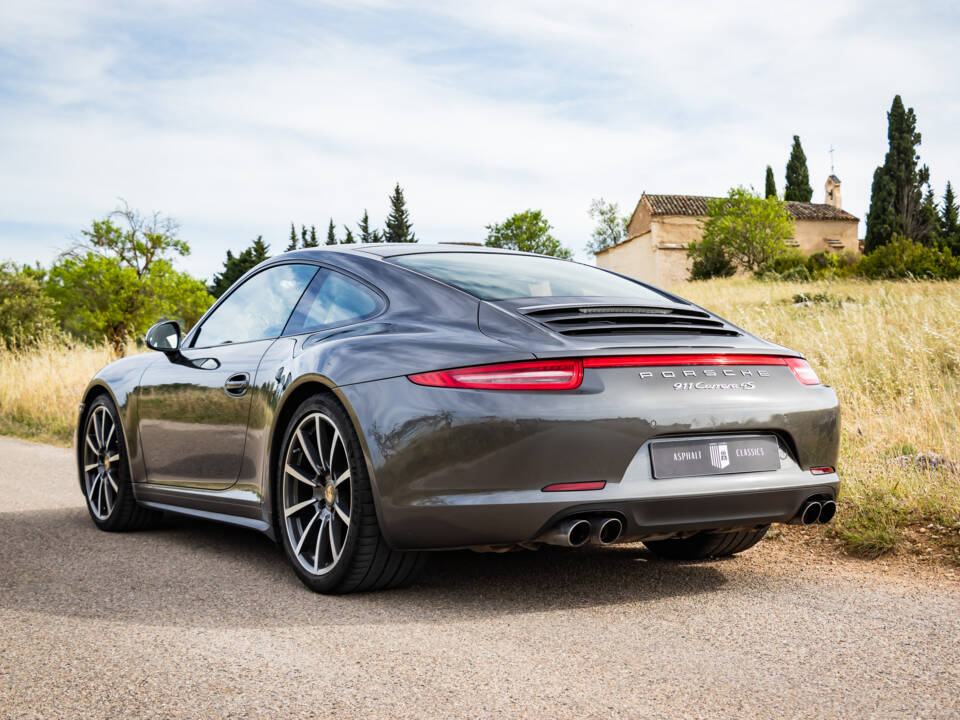 Image 32/50 of Porsche 911 Carrera 4S (2013)
