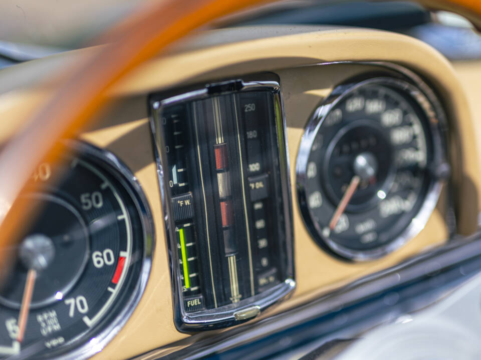 Immagine 29/50 di Mercedes-Benz 300 SL Roadster (1958)