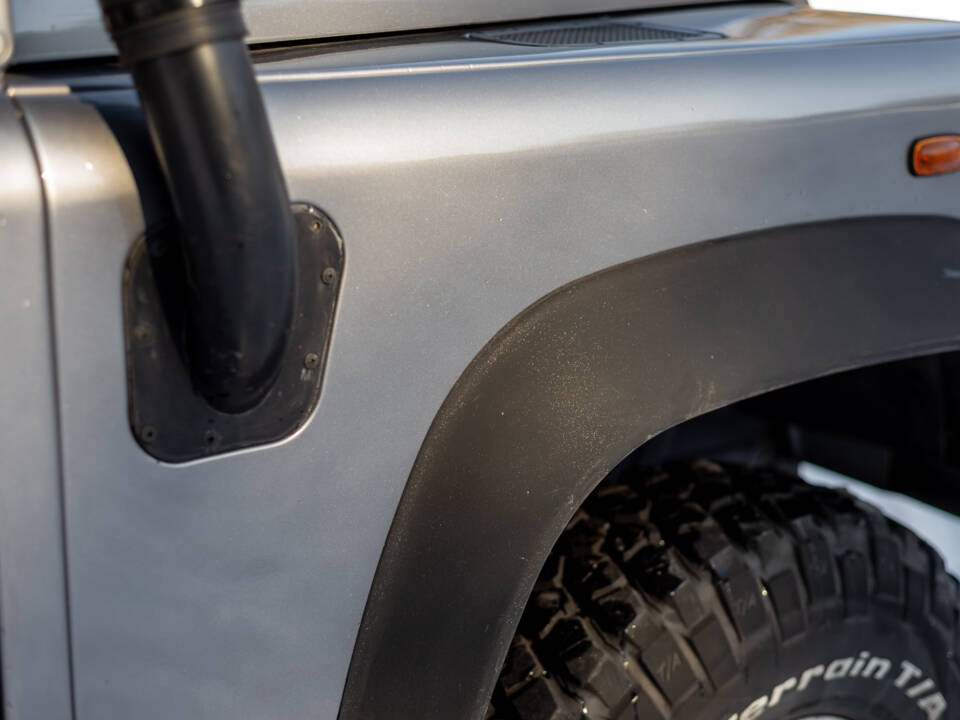 Image 23/98 of Land Rover Defender 130 Double Cab (2008)