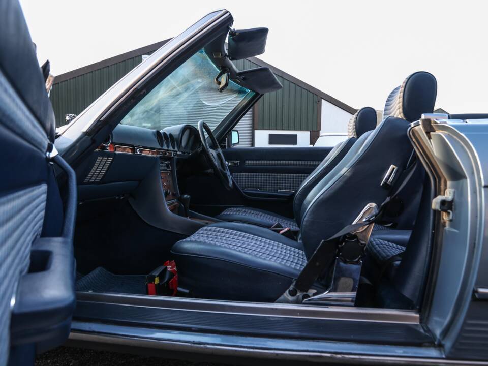 Image 11/19 of Mercedes-Benz 300 SL (1987)