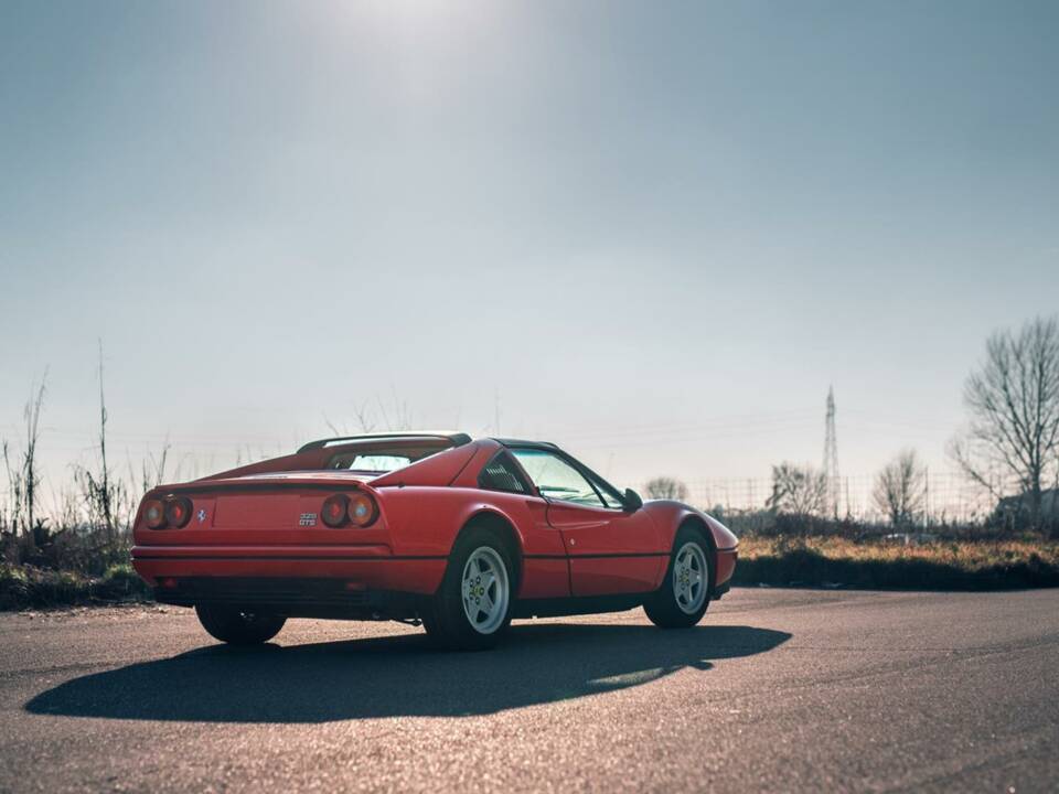 Bild 8/100 von Ferrari 328 GTS (1986)