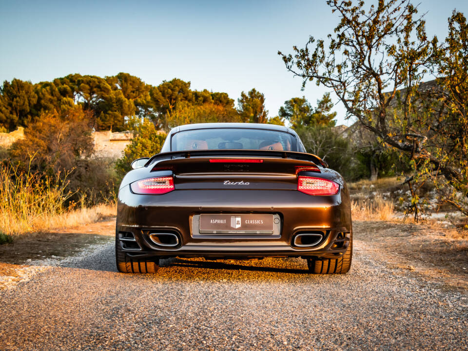 Immagine 46/50 di Porsche 911 Turbo (2009)