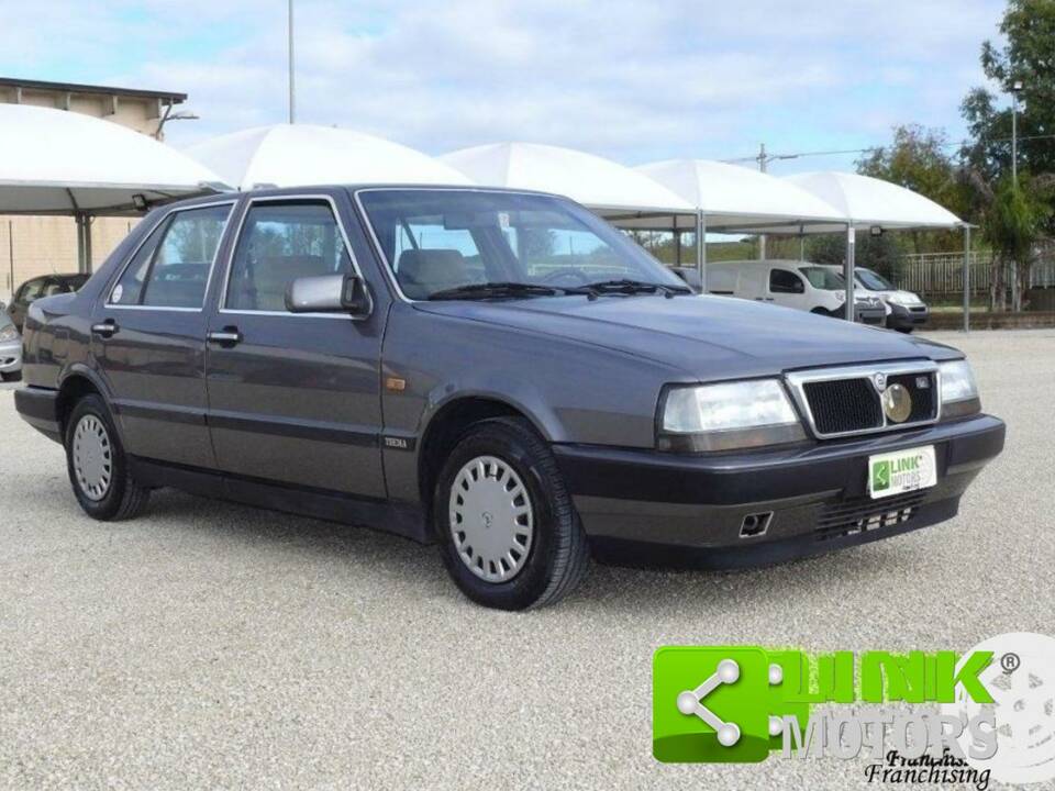 Bild 7/10 von Lancia Thema I.E. (1990)