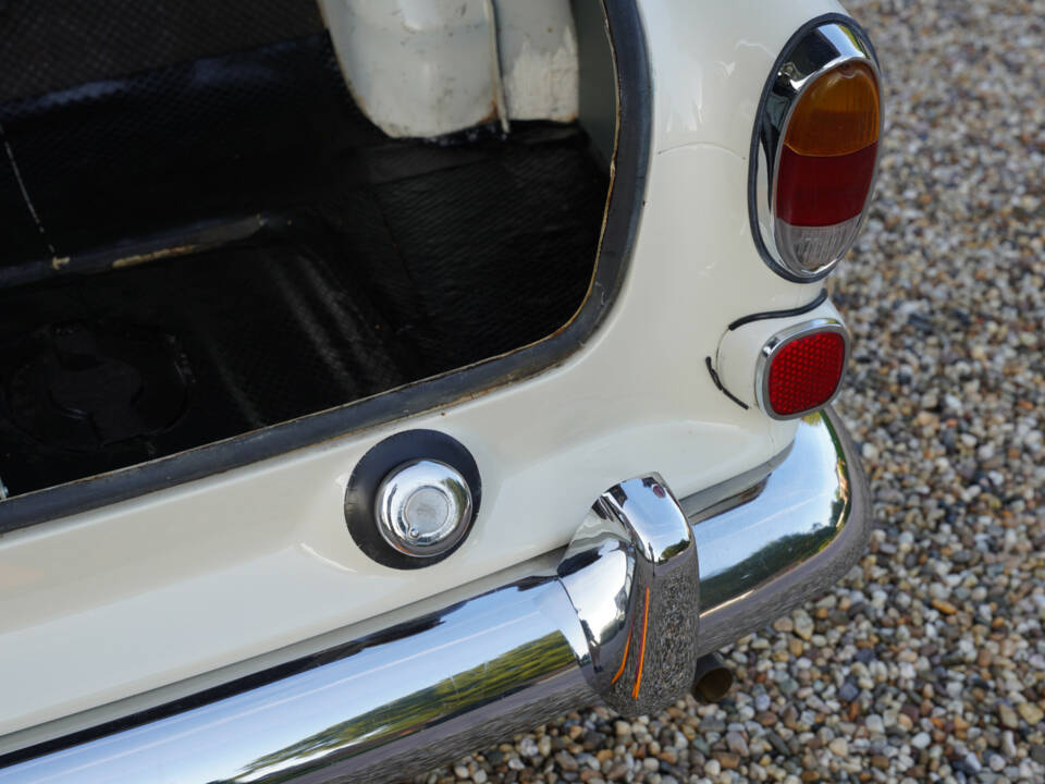 Image 37/50 of Volvo P 121 (1962)