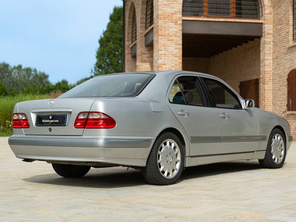 Image 6/50 of Mercedes-Benz E 430 (2000)
