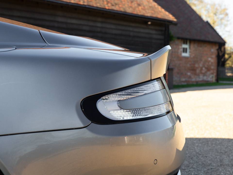 Image 36/50 of Aston Martin DB 9 GT &quot;Bond Edition&quot; (2015)