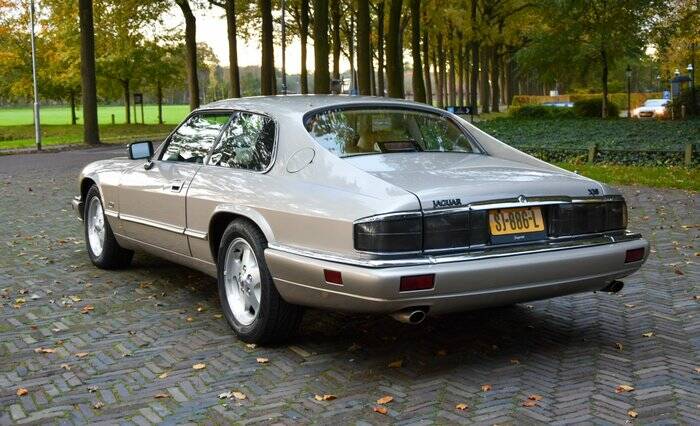 Image 2/7 of Jaguar XJS 4.0 (1995)