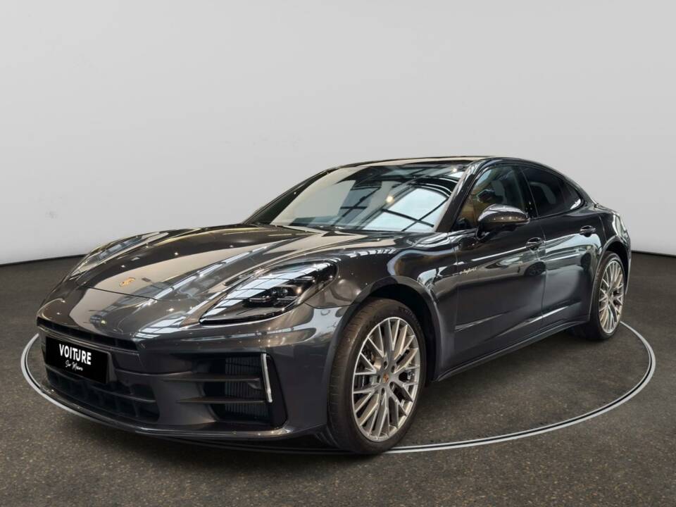 Image 1/10 of Porsche Panamera 4 E-Hybrid (2024)
