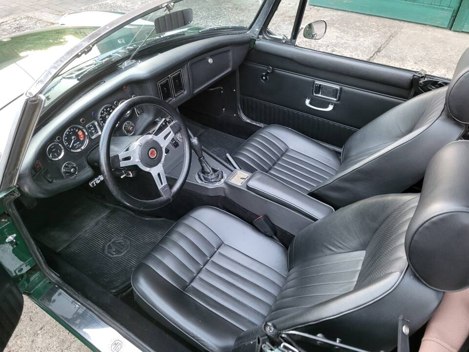 Image 16/58 of MG MGB (1971)