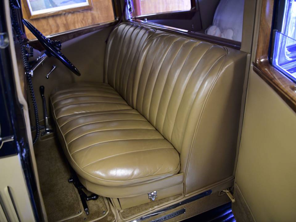 Image 12/50 de Rolls-Royce 20&#x2F;25 HP Sport Saloon (1935)