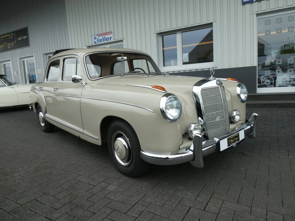 Image 1/25 of Mercedes-Benz 219 (1956)