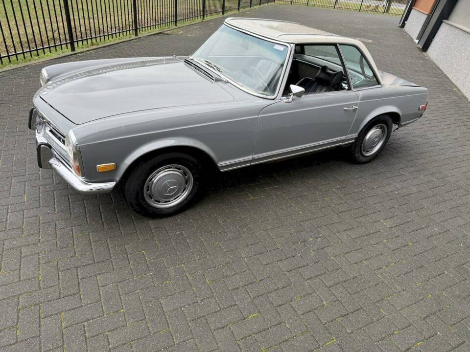 Image 11/36 of Mercedes-Benz 280 SL (1970)