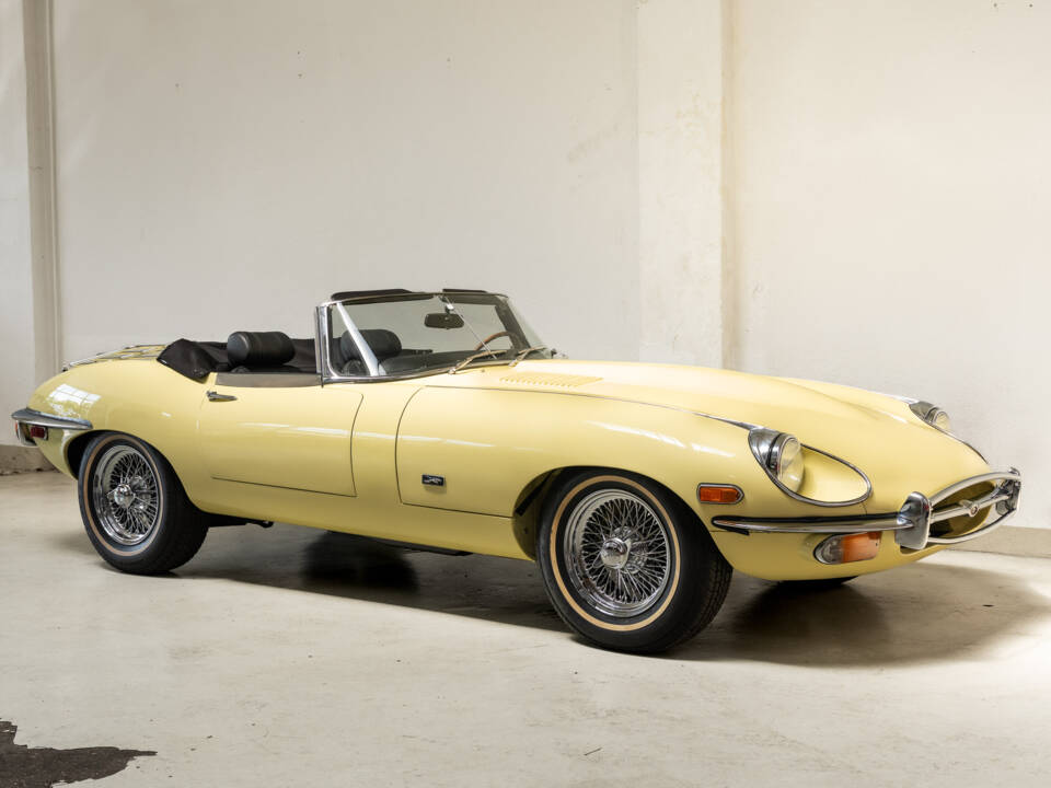 Immagine 2/32 di Jaguar E-Type (1969)