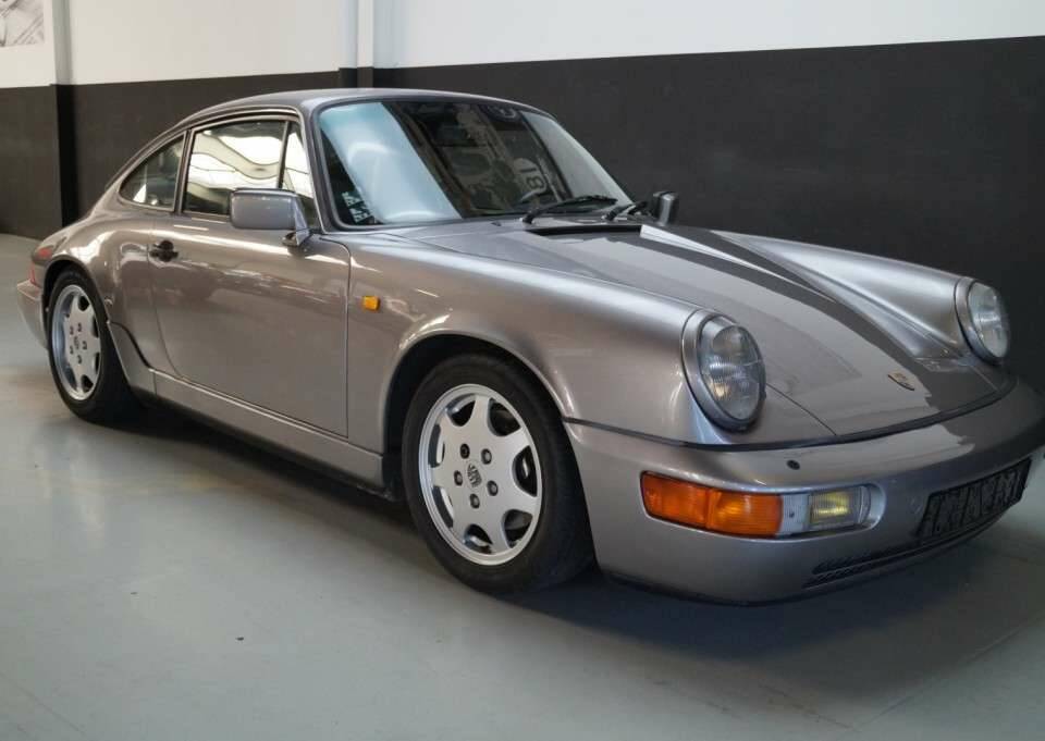 Immagine 2/50 di Porsche 911 Carrera 4 (1989)