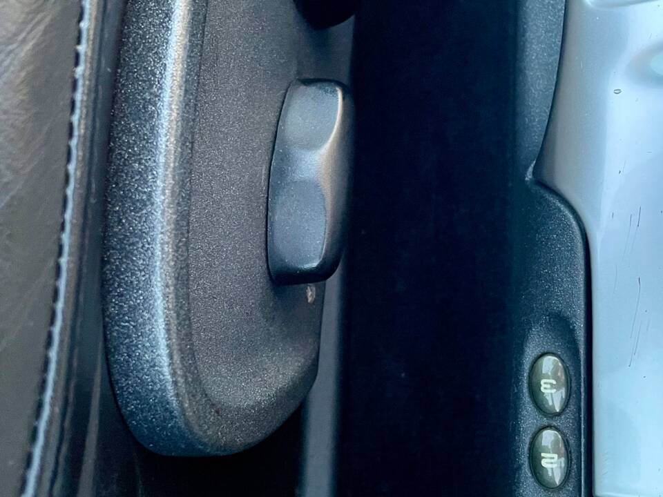 Bild 36/55 von Porsche 911 Carrera (1998)