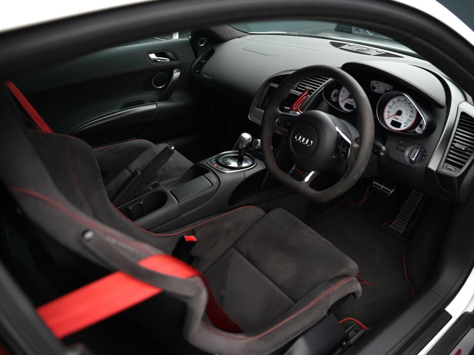 Bild 12/50 von Audi R8 GT (2011)